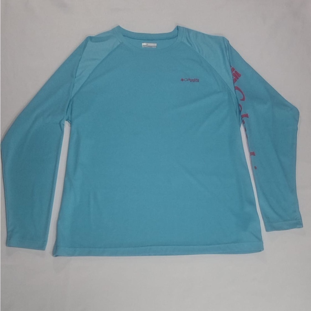 Columbia Blue Long Sleeve Shirt size XL pre owned Exellent condition.